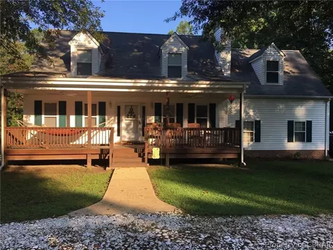 11642 Deep Point Ln, Gloucester, VA 23061 photo 1