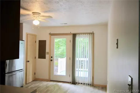 7827 Crab Thicket Rd, Gloucester, VA 23061 photo 5