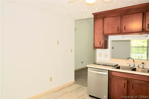 7827 Crab Thicket Rd, Gloucester, VA 23061 photo 8