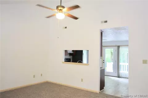 7827 Crab Thicket Rd, Gloucester, VA 23061 photo 4