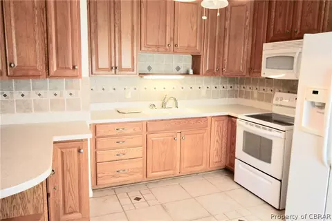 6355 Sterling Ct, Gloucester, VA 23061 photo 6