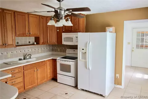 6355 Sterling Ct, Gloucester, VA 23061 photo 5