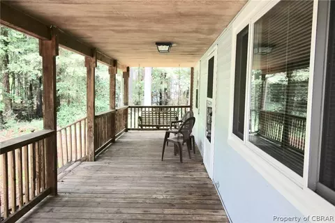 6355 Sterling Ct, Gloucester, VA 23061 photo 2