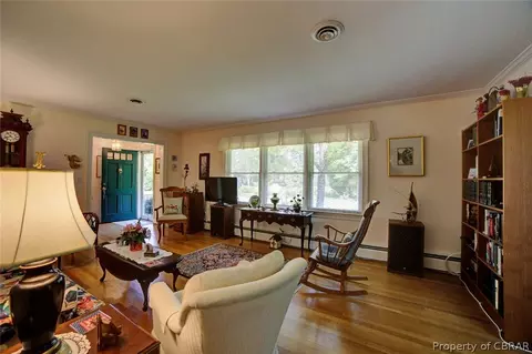 1291 Laurens Rd, Gloucester Point, VA 23062 photo 8