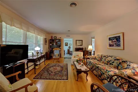 1291 Laurens Rd, Gloucester Point, VA 23062 photo 6