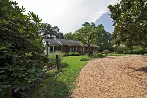 1291 Laurens Rd, Gloucester Point, VA 23062 photo 2