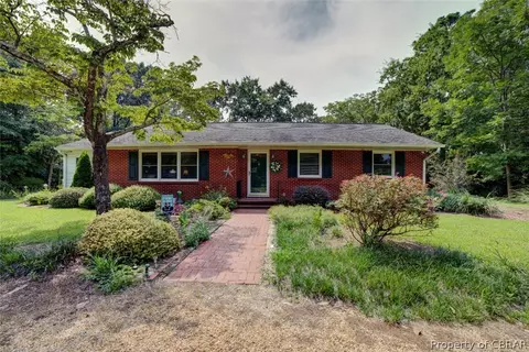 1291 Laurens Rd, Gloucester Point, VA 23062 photo 3