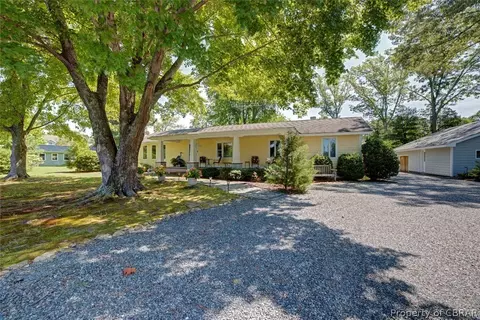 8723 Waverley Ln, Gloucester, VA 23061 photo 1