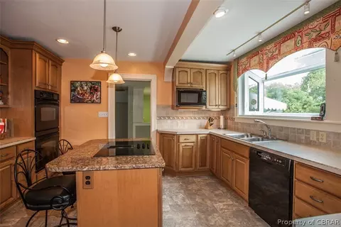 60 Hampton Roads Ave, Hampton, VA 23661 photo 4