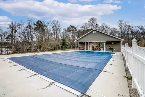 8449 W Freewelcome Ln, Dutton, VA 23050 photo 36
