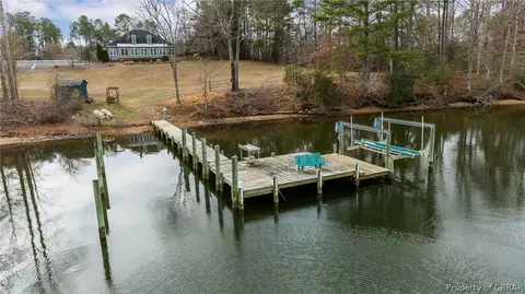 8449 W Freewelcome Ln, Dutton, VA 23050 photo 4