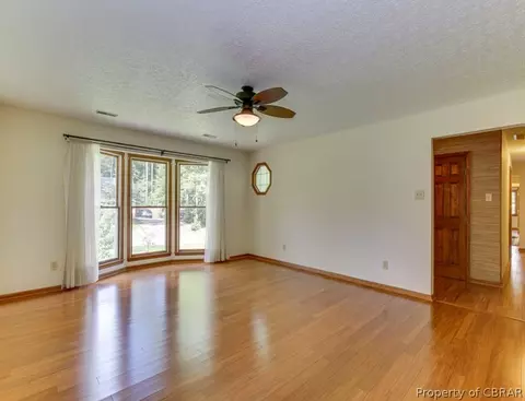 7545 Corr St, Gloucester, VA 23061 photo 5
