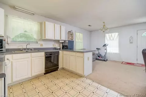 11104 Piankatank Dr, Gloucester, VA 23061 photo 5