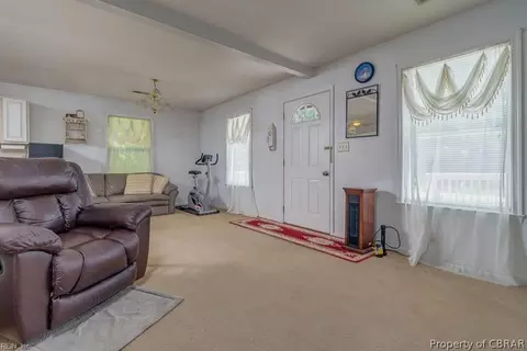 11104 Piankatank Dr, Gloucester, VA 23061 photo 9