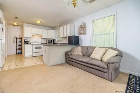 11104 Piankatank Dr, Gloucester, VA 23061 photo 7