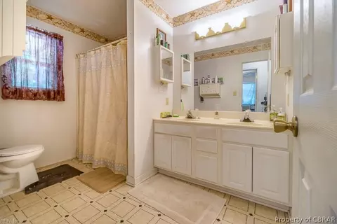 11104 Piankatank Dr, Gloucester, VA 23061 photo 13