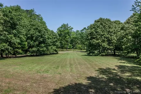6393 Ark Rd, Gloucester, VA 23061 photo 2