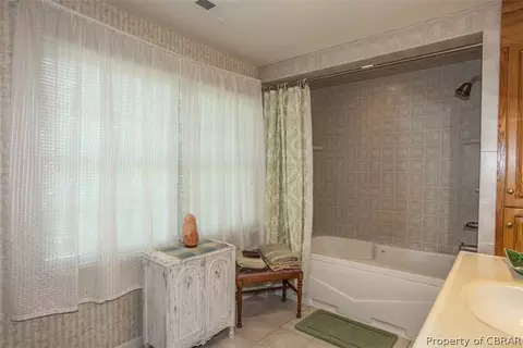 6393 Ark Rd, Gloucester, VA 23061 photo 11