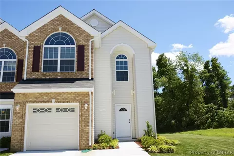 7522 Villa Ct, Gloucester Point, VA 23062 photo 1