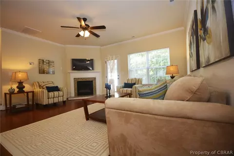 7519 Villa Ct, Gloucester Point, VA 23062 photo 2