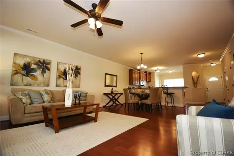 7519 Villa Ct, Gloucester Point, VA 23062 photo 5