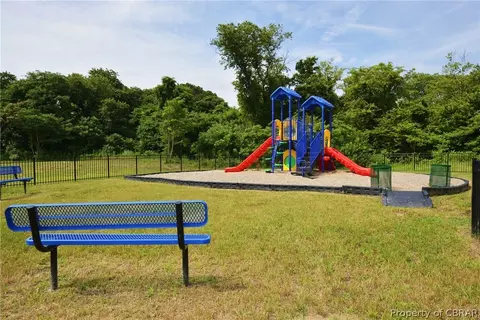 7519 Villa Ct, Gloucester Point, VA 23062 photo 29