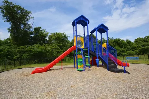 7519 Villa Ct, Gloucester Point, VA 23062 photo 30