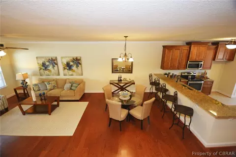 7519 Villa Ct, Gloucester Point, VA 23062 photo 17