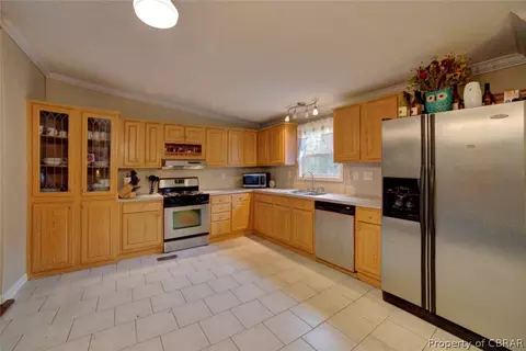 10024 New Hope Ct, Gloucester, VA 23061 photo 5