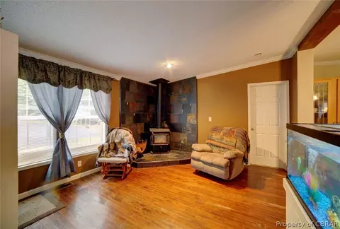 10024 New Hope Ct, Gloucester, VA 23061 photo 3