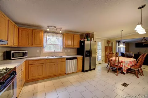 10024 New Hope Ct, Gloucester, VA 23061 photo 6