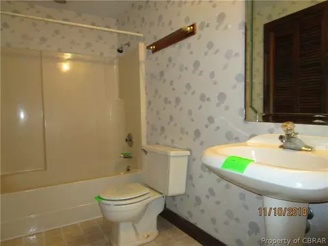 7670 Roaring Springs Rd, Gloucester, VA 23061 photo 11