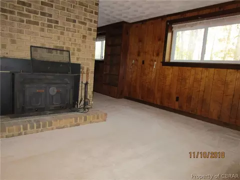 7670 Roaring Springs Rd, Gloucester, VA 23061 photo 4