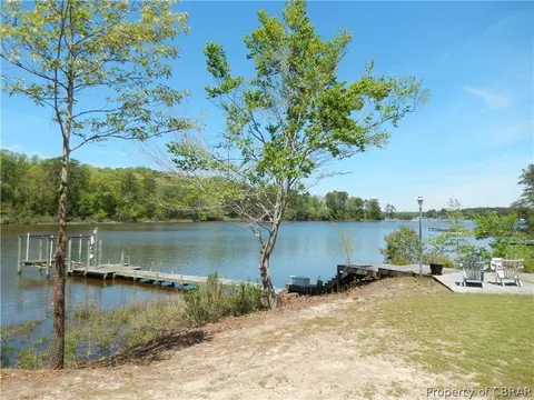 11694 River Crest Dr, Gloucester, VA 23061 photo 5