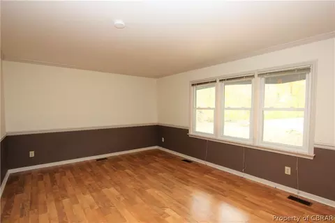 7697 Roaring Springs Rd, Gloucester, VA 23061 photo 3