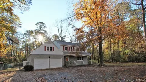 7697 Roaring Springs Rd, Gloucester, VA 23061 photo 1