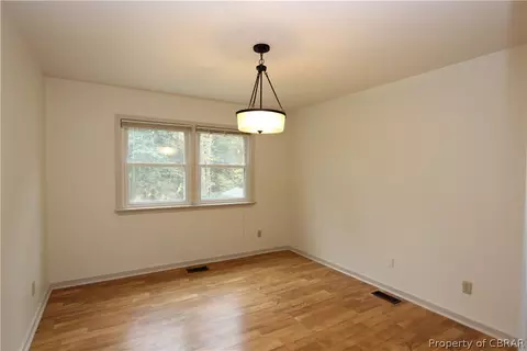 7697 Roaring Springs Rd, Gloucester, VA 23061 photo 5