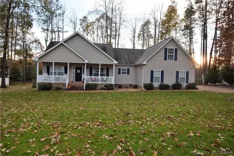 7736 James Monroe Way, Gloucester, VA 23061 photo 2