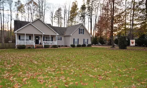 7736 James Monroe Way, Gloucester, VA 23061 photo 1