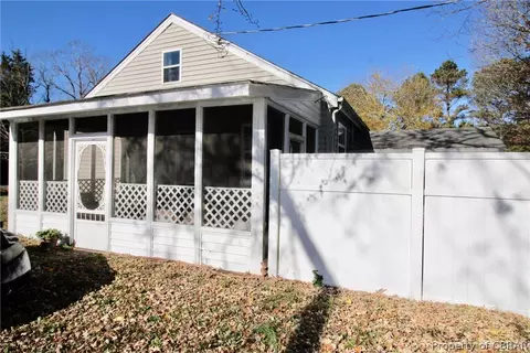9511 Robins Neck Rd, Gloucester, VA 23061 photo 6