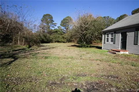 9511 Robins Neck Rd, Gloucester, VA 23061 photo 18