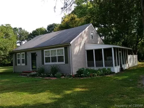 9511 Robins Neck Rd, Gloucester, VA 23061 photo 3