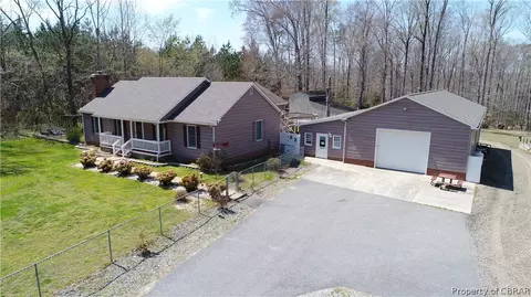 9226 Davenport Rd, Gloucester, VA 23061 photo 1