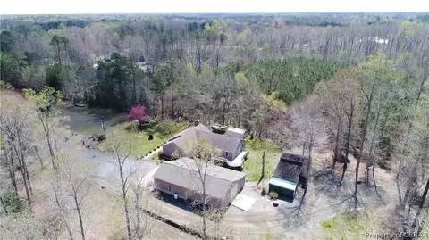 9226 Davenport Rd, Gloucester, VA 23061 photo 4