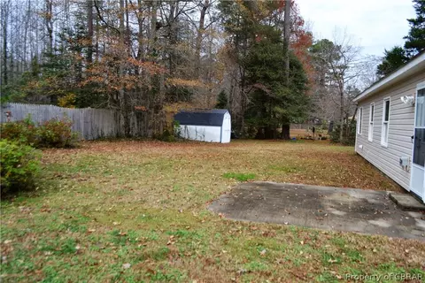 10984 Woods Cross Rd, Gloucester, VA 23061 photo 2