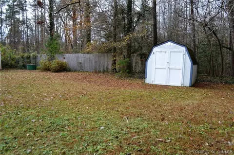 10984 Woods Cross Rd, Gloucester, VA 23061 photo 3