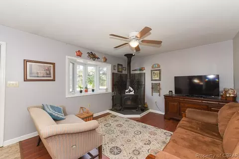 2614 Wright Rd, Saluda, VA 23149 photo 4