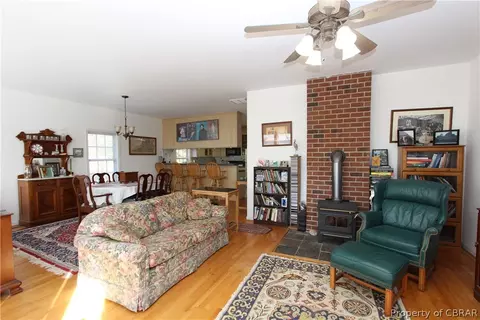 5006 Weaver Ln, Gloucester, VA 23061 photo 4