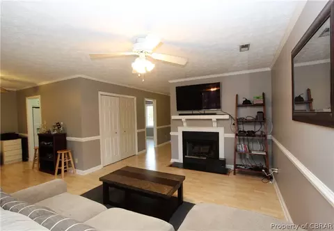 4464 Mallard Dr, Gloucester, VA 23061 photo 5