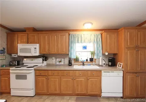 8971 Days End Ln, Gloucester, VA 23061 photo 6